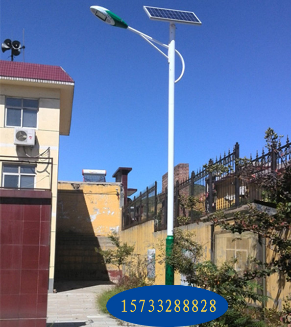 农村LED太阳能路灯6米30W