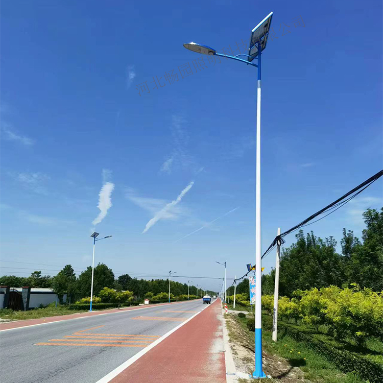旅游路太阳能路灯安装实例