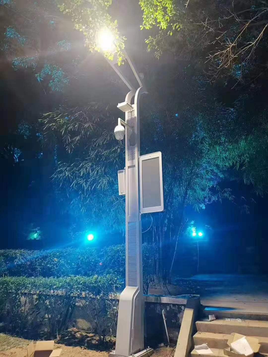 哪些因素影响太阳能智慧路灯的成本？